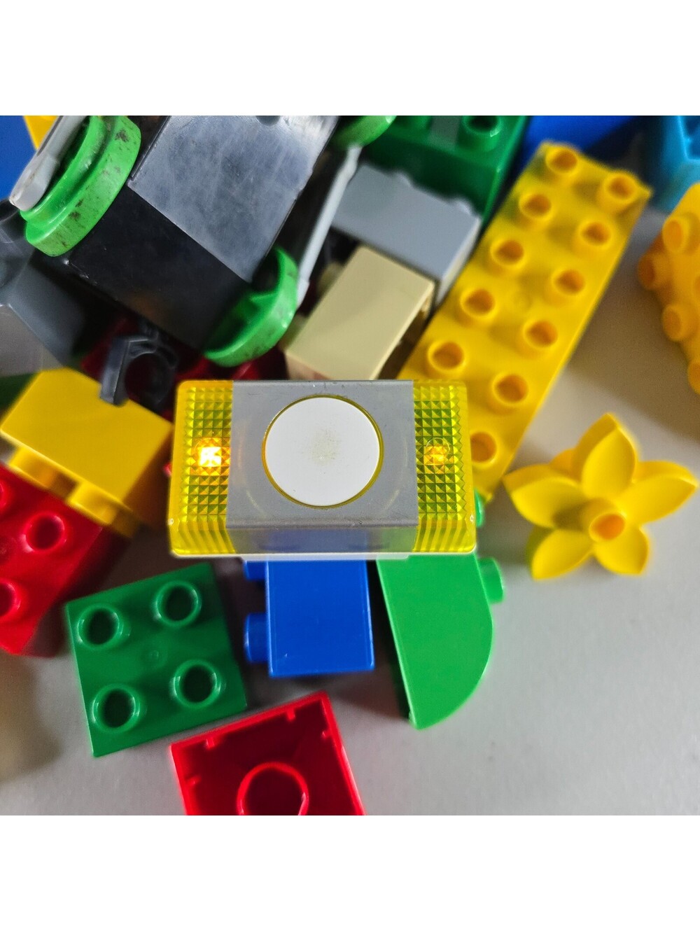 Lot of Lego Duplo with Car Pieces Traffic Legoland and More - Picture 13 of 14